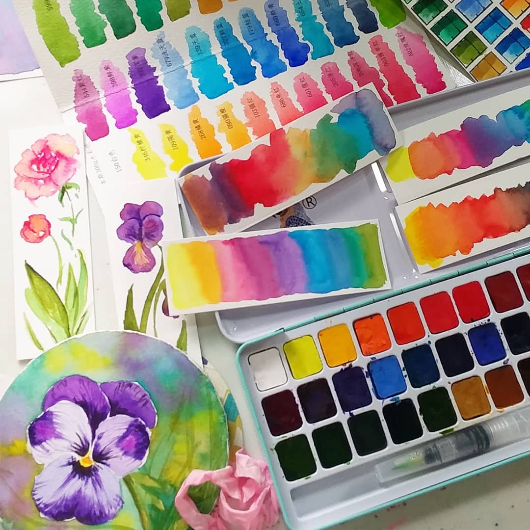  MEEDEN Watercolor Paint Set, 42 Assorted Colors Travel
